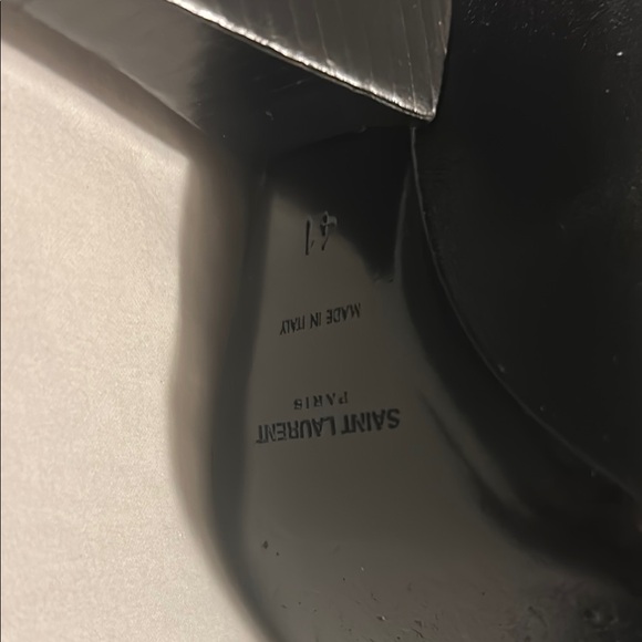 Yves Saint Laurent - Picture 7 of 16